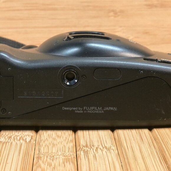 Vintage Fujifilm Discovery Autofocus 90 35mm Compact Film Camera - Picture 8 of 10